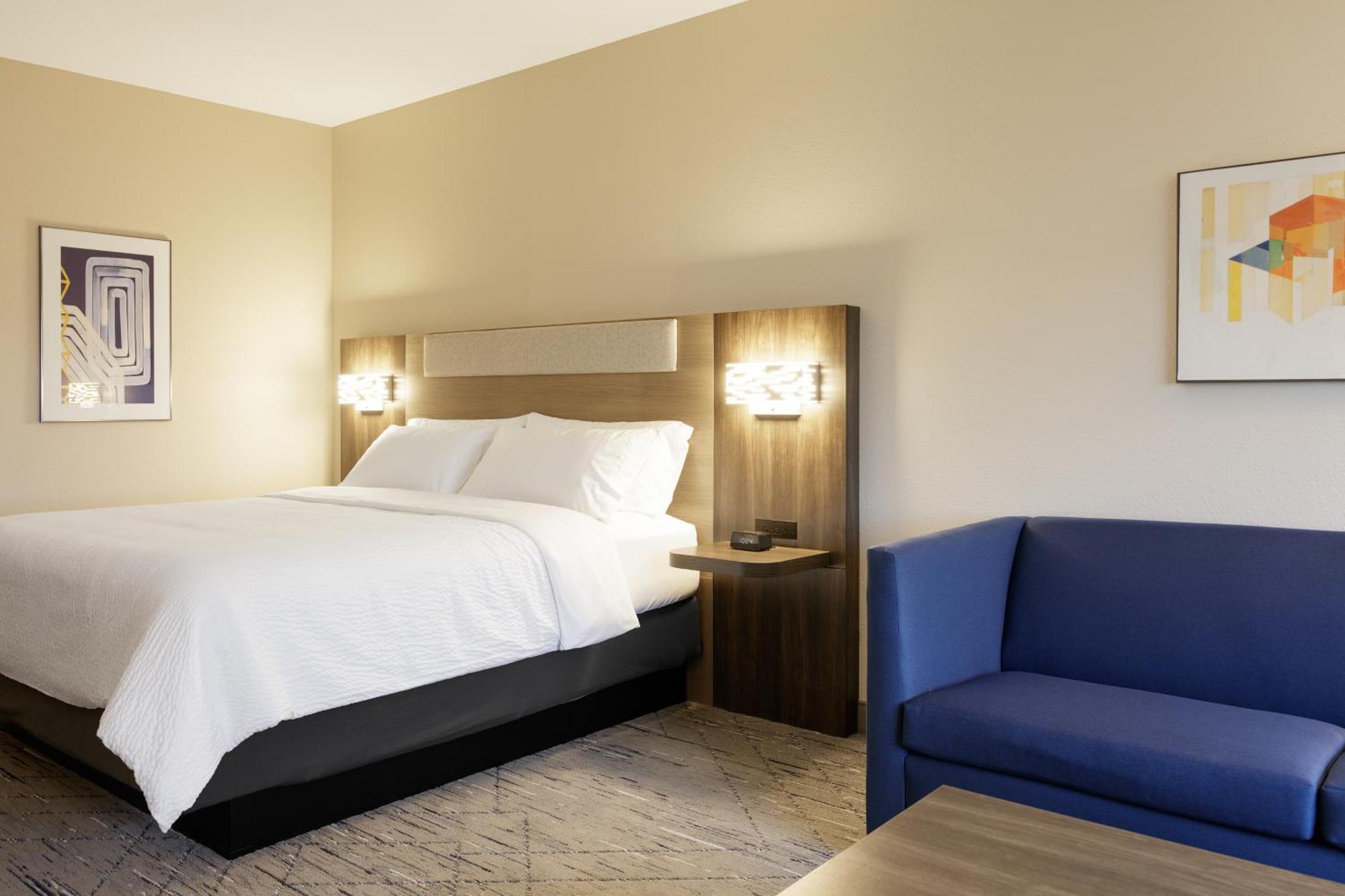 Holiday Inn Express & Suites Murfreesboro West By Ihg Exterior photo